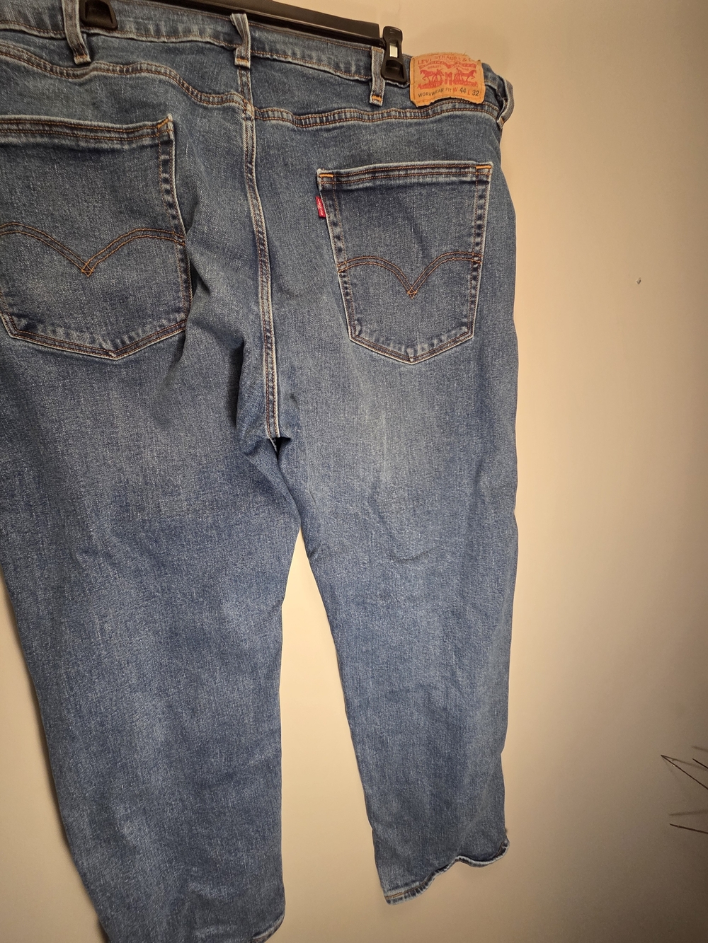 Levi's Relaxed Fit Men's Denim Jeans in Blue